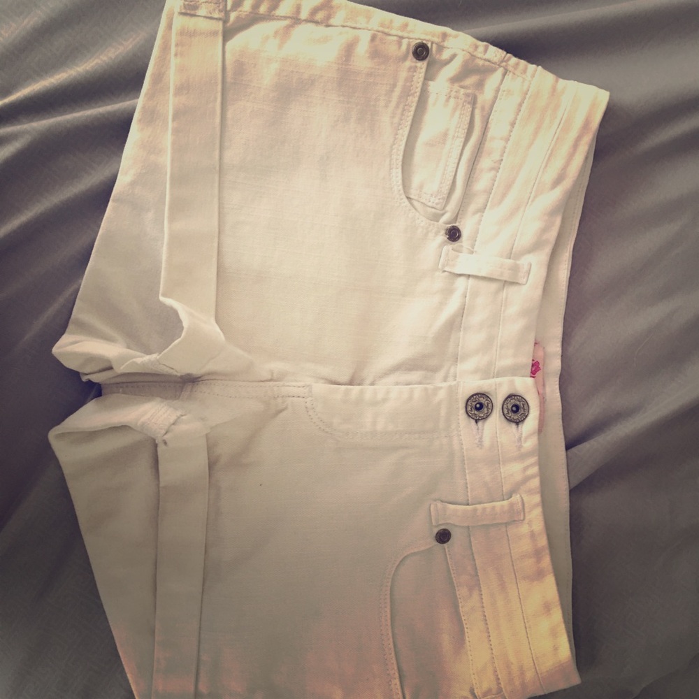 Candie’s white shorts